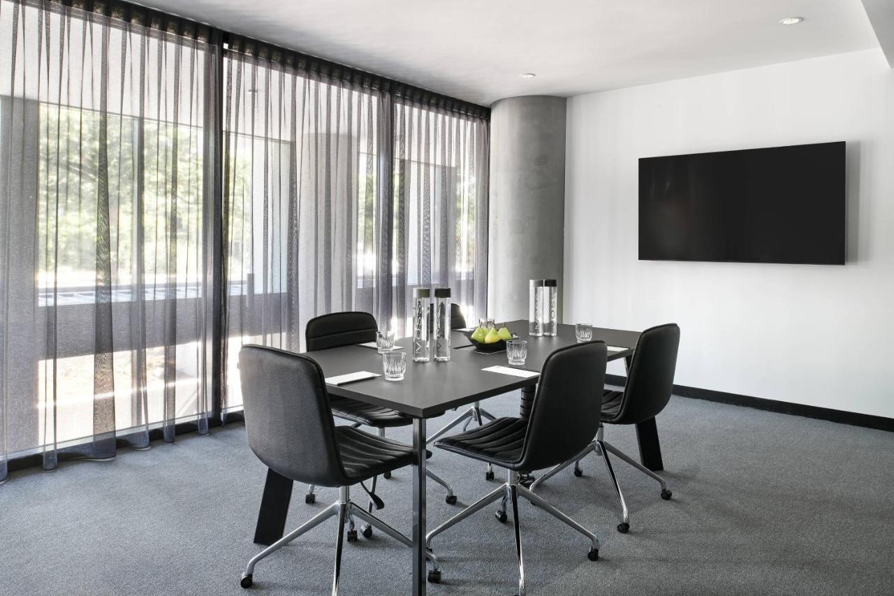 Midnight Hotel, Autograph Collection Canberra Exteriör bild Meeting room at the University of Nottingham
