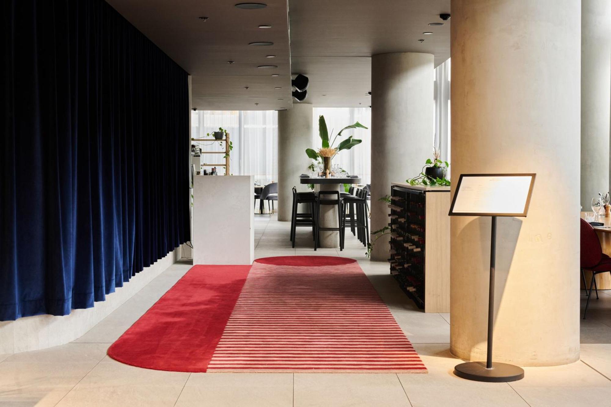 Midnight Hotel, Autograph Collection Canberra Exteriör bild Entrance to the restaurant