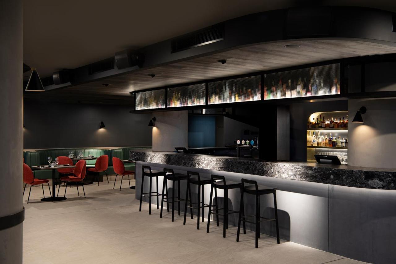 Midnight Hotel, Autograph Collection Canberra Exteriör bild The bar at the restaurant