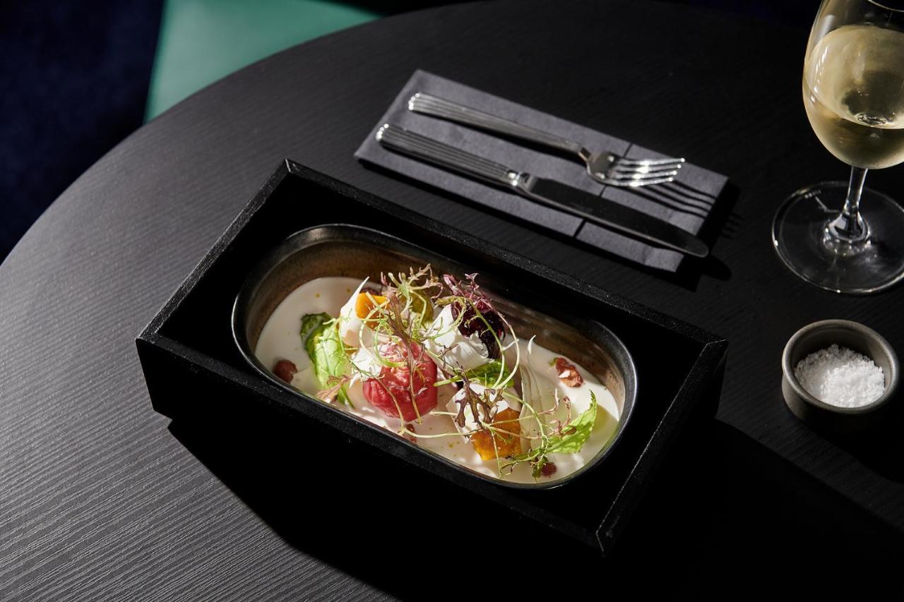 Midnight Hotel, Autograph Collection Canberra Exteriör bild A dish at the restaurant